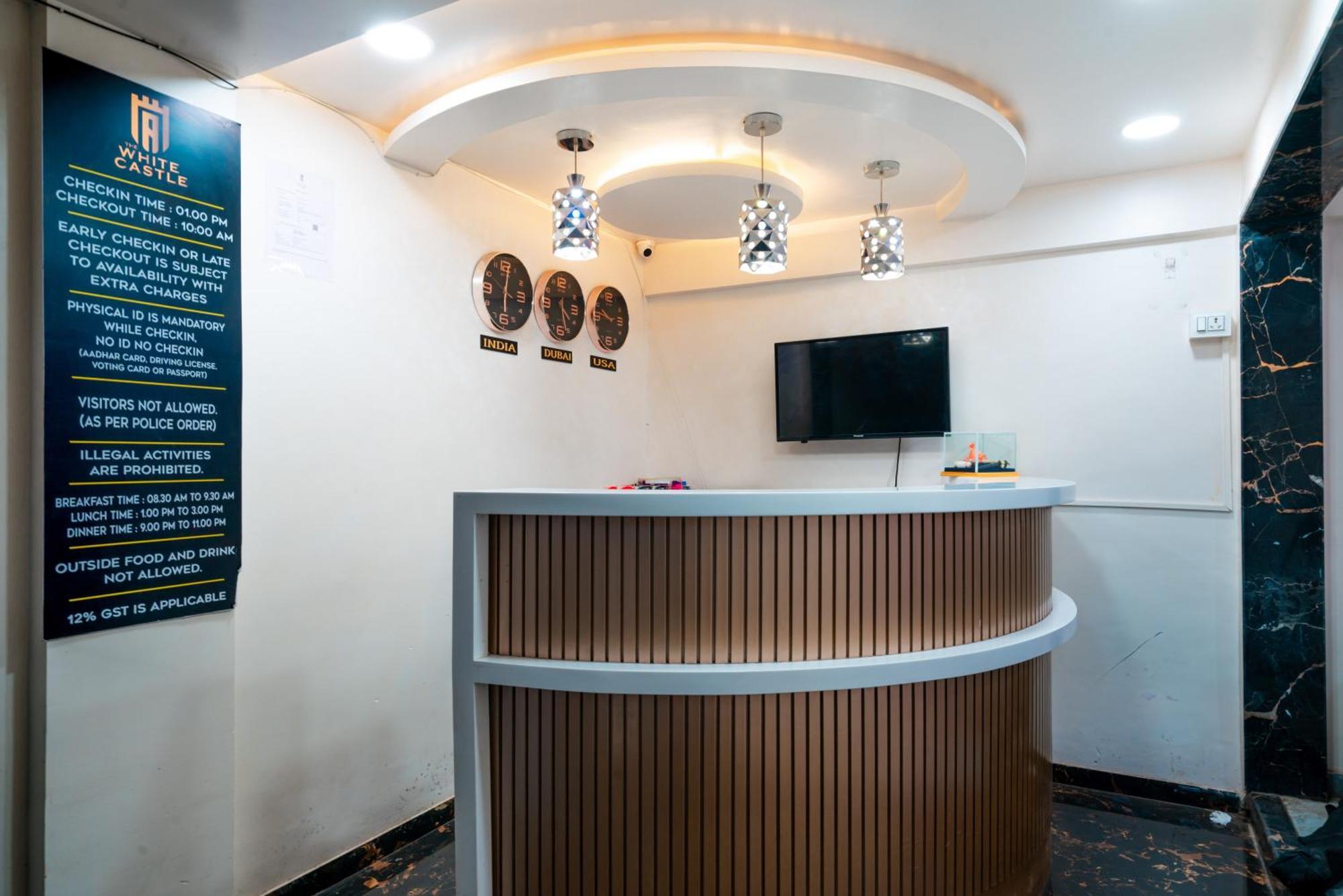 Treebo Trend The White Castle Hotel Pune Eksteriør billede