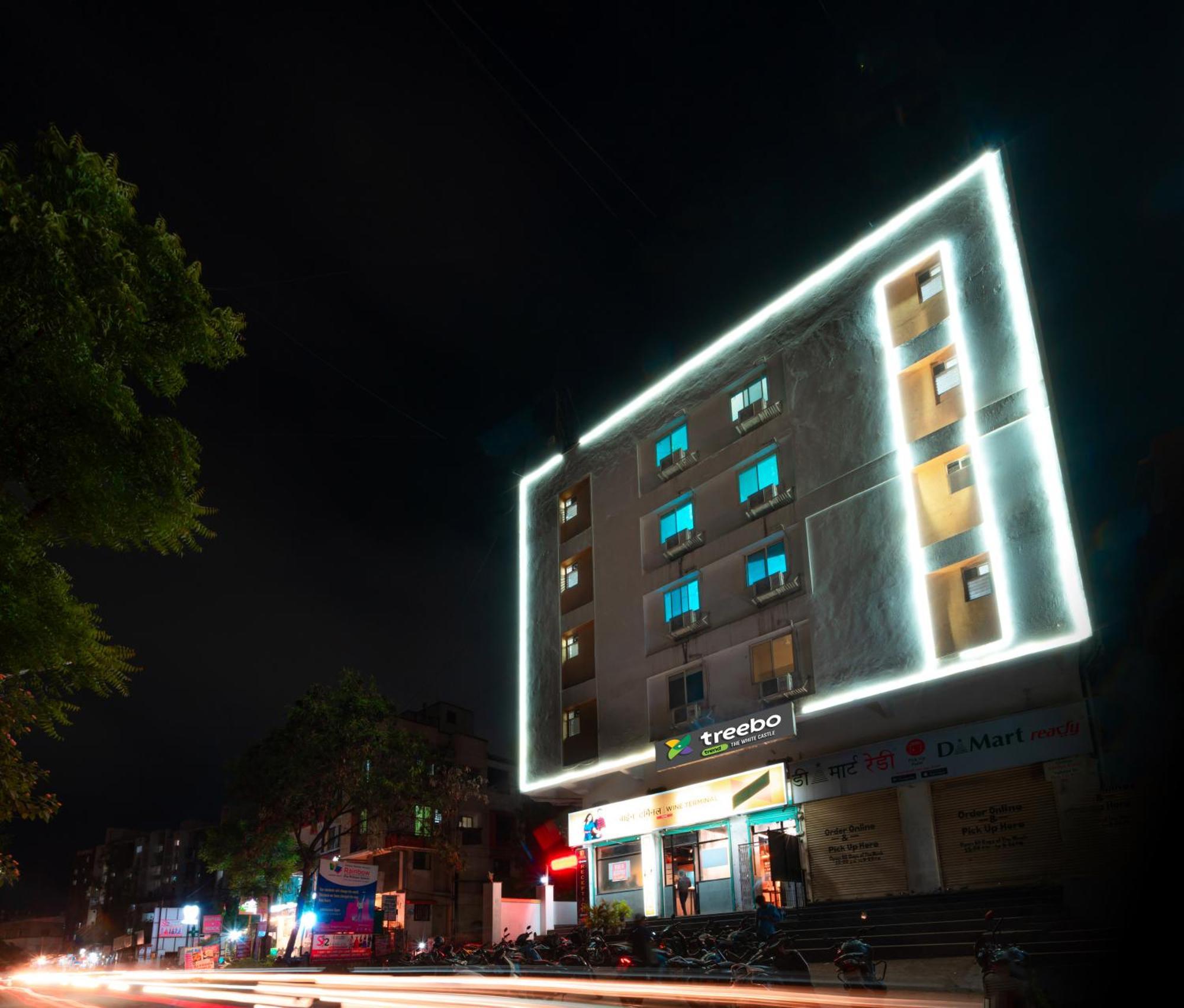 Treebo Trend The White Castle Hotel Pune Eksteriør billede